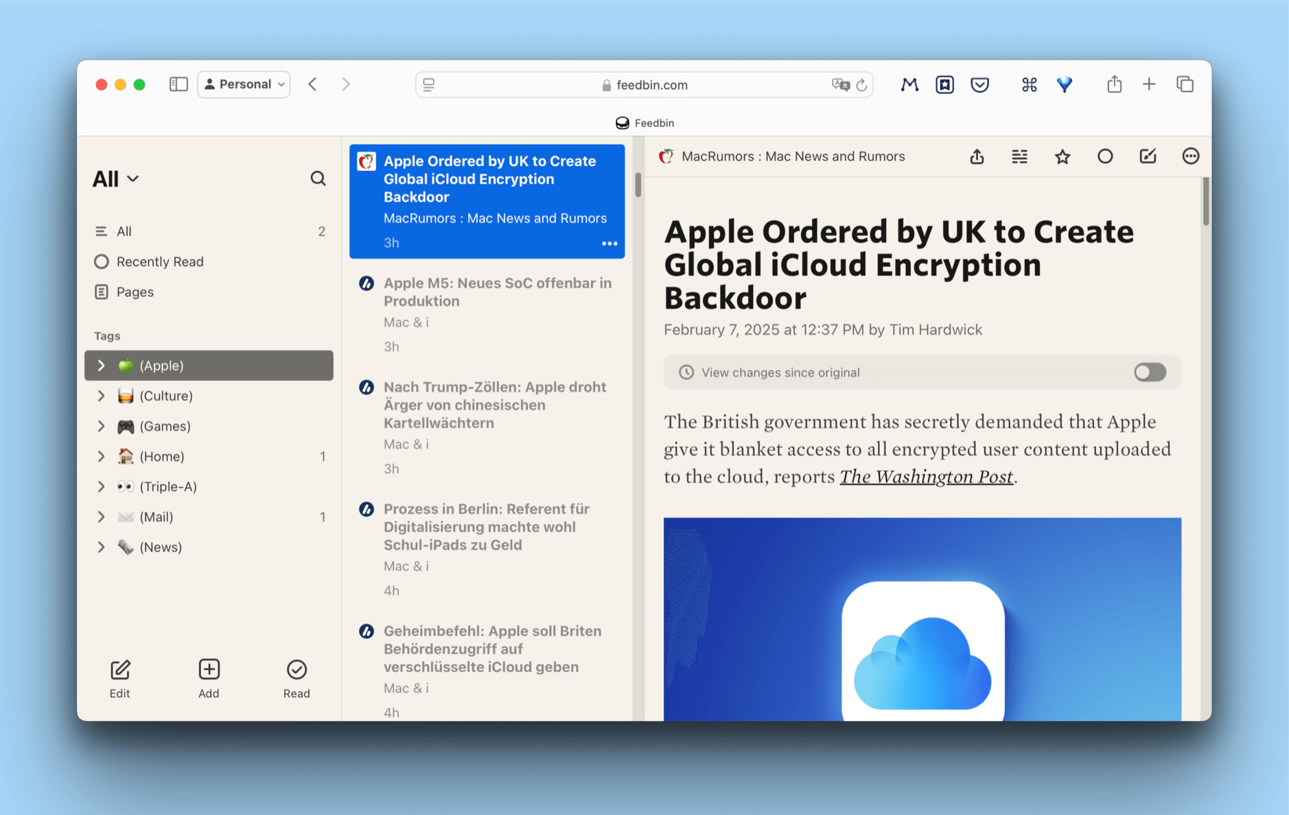 Das Bild zeigt die Benutzeroberfläche des RSS-Readers Feedbin auf einem Desktop. In der Ansicht ist ein Artikel von MacRumors mit dem Titel „Apple Ordered by UK to Create Global iCloud Encryption Backdoor“ hervorgehoben, der über eine geheime Forderung der britischen Regierung berichtet. Links befindet sich eine Liste mit Tags und weiteren Artikeln, während rechts der ausgewählte Artikel angezeigt wird.